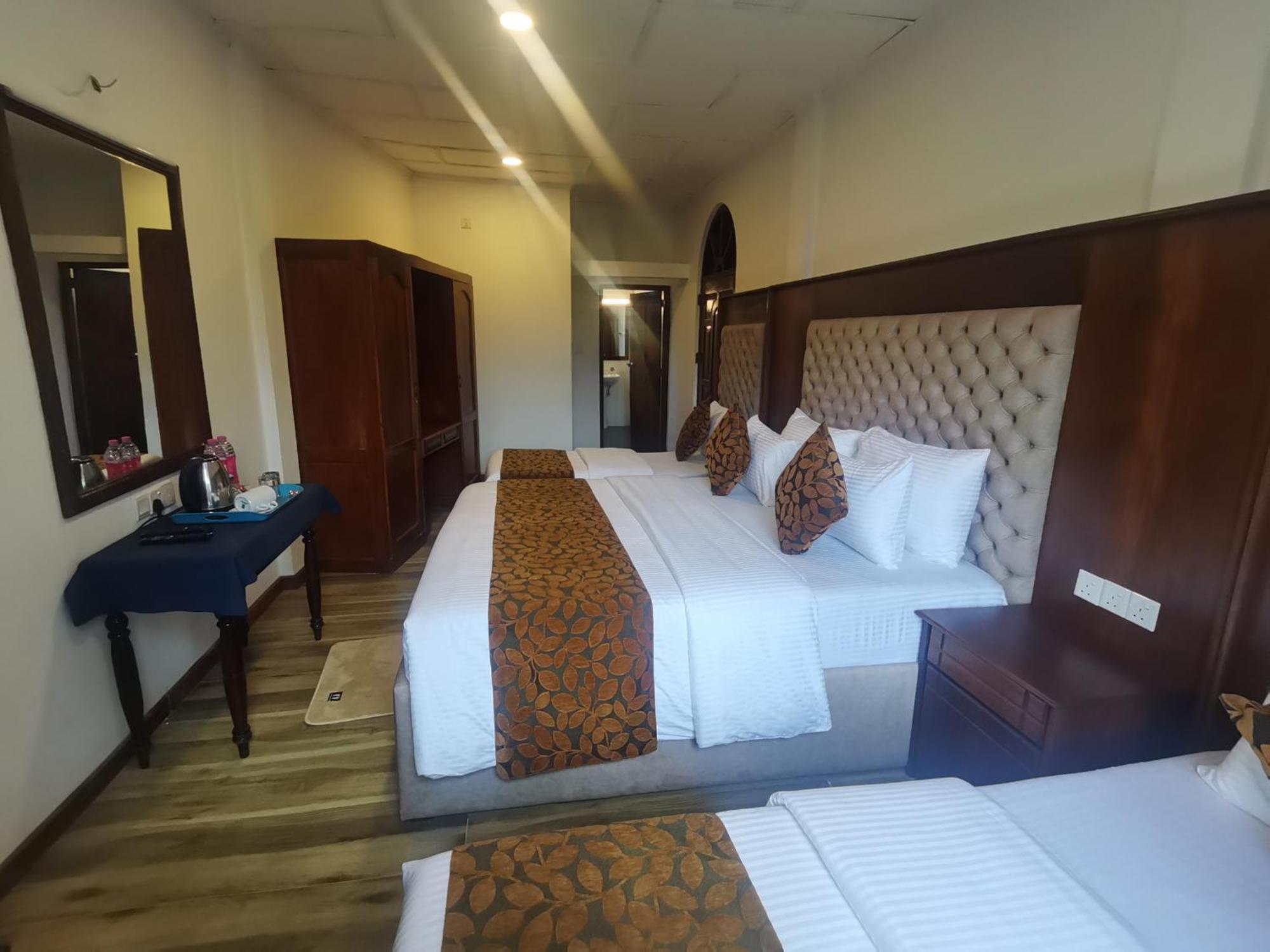 Hotel Silver Falls - 努沃勒埃利耶 外观 照片