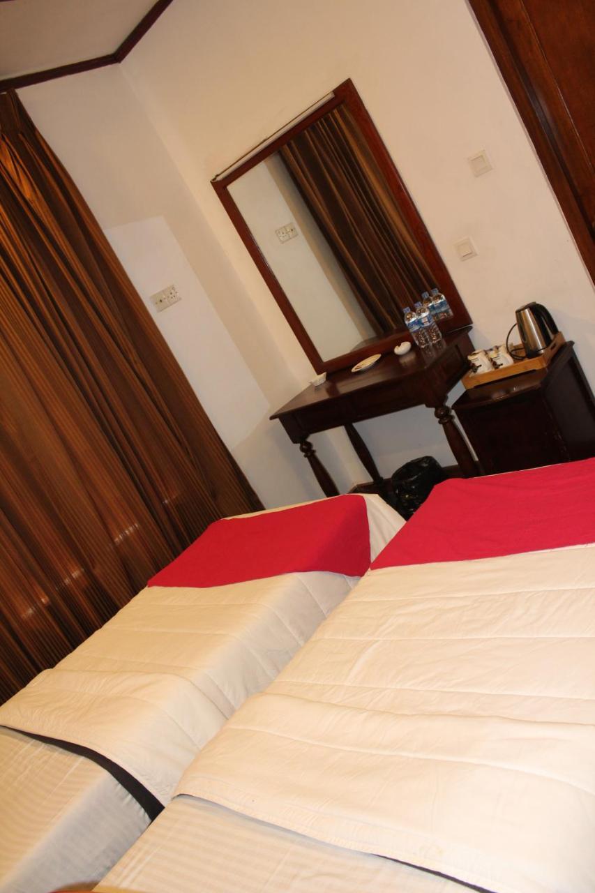 Hotel Silver Falls - 努沃勒埃利耶 外观 照片
